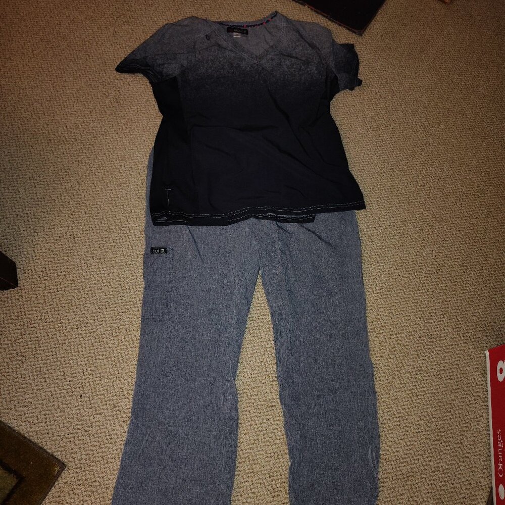 Scrub set